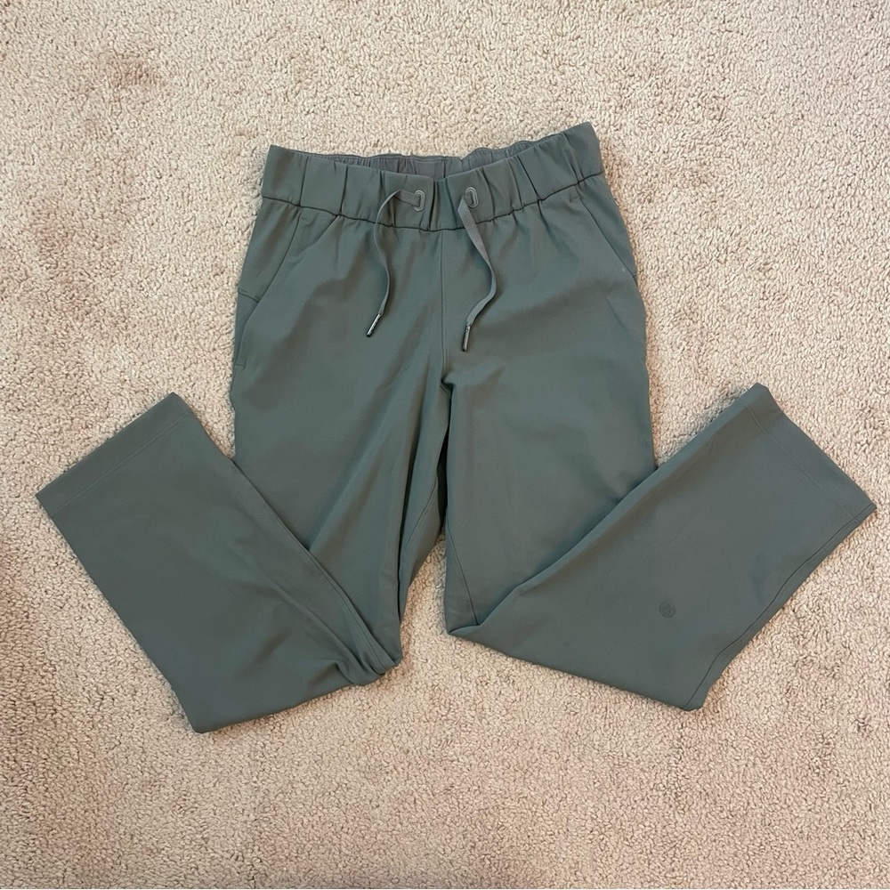 Lululemon On the Fly Crop size 2 grey sage